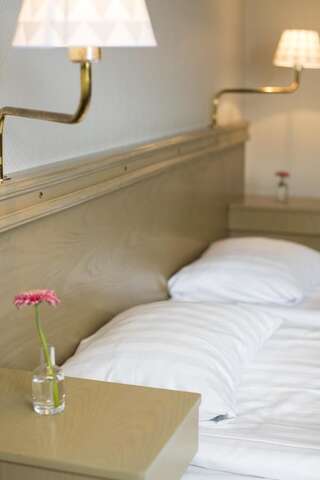 Отель Hotel Adlon Мариехамн Стандартный двухместный номер с 2 отдельными кроватями-2